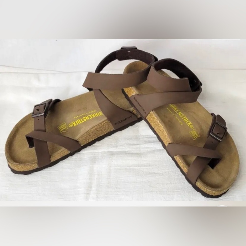 Woman’s Birkenstock Yara brown oiled leather ankle strap sandals Sz 9/40
